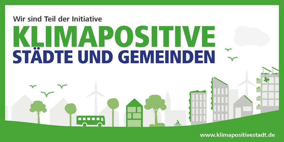 Logo Klimapositive Städte und Gemeinden Das Logo setzt sich zusammen aus der Wortmarke (Klimapositive Städte und Gemeinden) und der links hiervon angebrachten Bildmarke. Die Wortmarke trägt das Ziel der Initiative: Klimapositive Städte und Gemeinden hervorzubringen. Die Bildmarke stellt den nachhaltigen und lebenswerten Lebensraum von klima-positiven Städten und Gemeinden dar. Über der Wortmarke macht der Wording-Zusatz „Wir sind Teil der Initiative“ den Bezug vom Verwender des Logos zur Initiative deutlich.